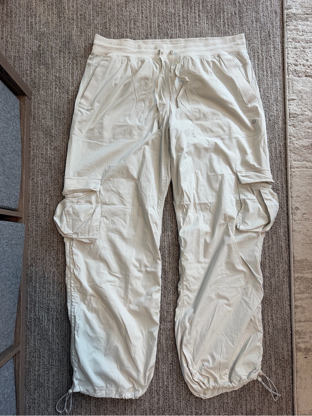 Lululemon Dance Studio Relaxed Mid-Rise Cargo Jogger in Bone - Size XL